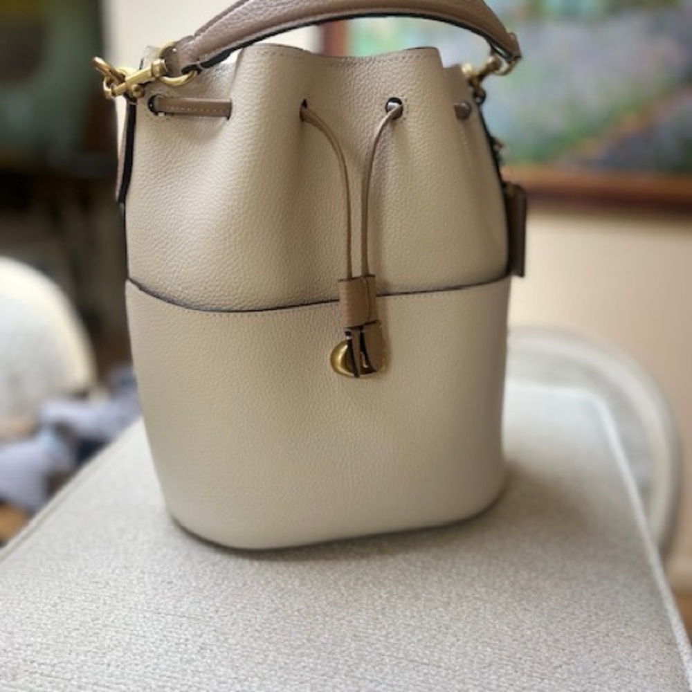 COACH Elegant Cream Bucket Shoulder Bag
